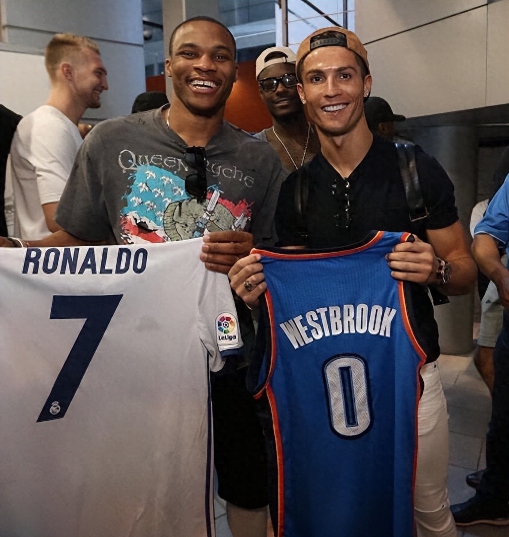 开云官网-西汉姆发布备战花絮;转会期豪取连胜;NBA常规赛任务艰巨;资深球员宣示担当的简单介绍