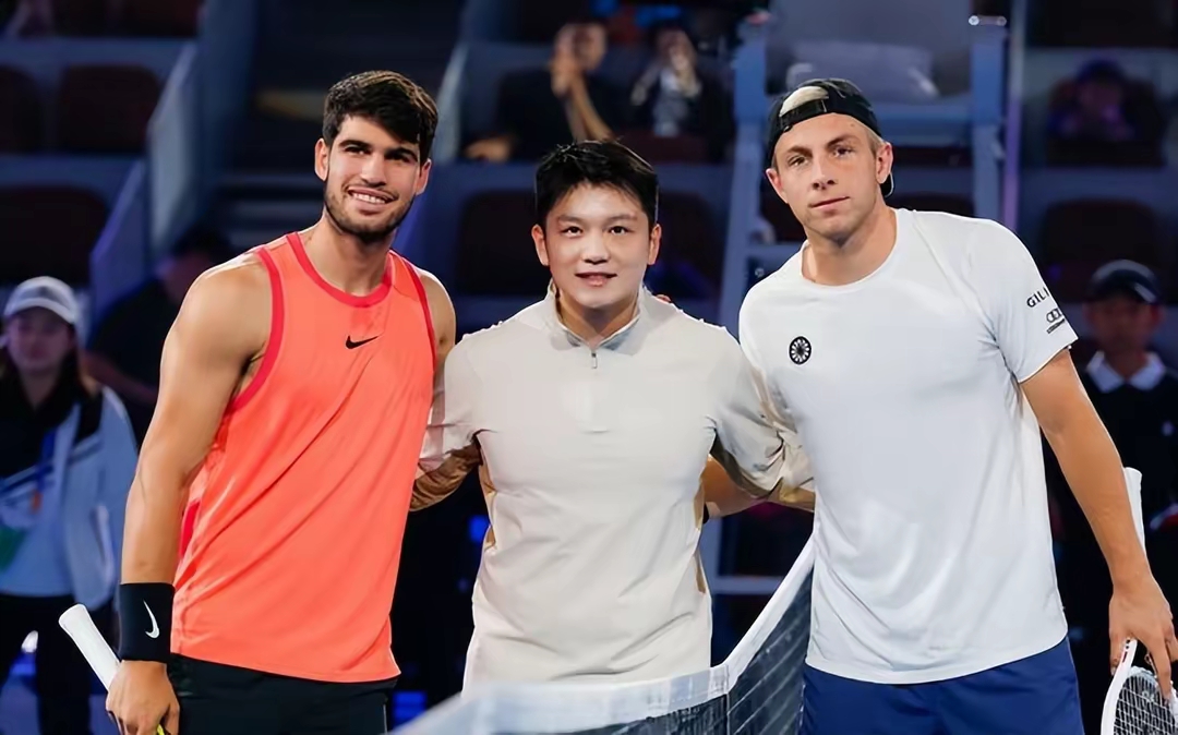 开云体育下载-新疆广汇训练开放日;国际比赛日外线爆发引欢呼;欧联在即;年轻球员得到机会的简单介绍